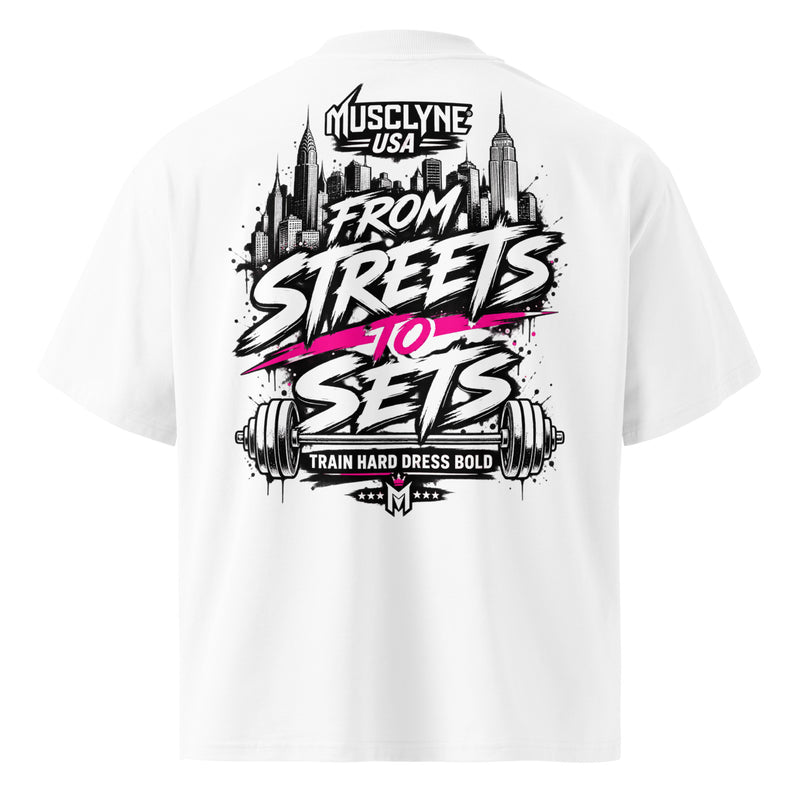 MUSCLYNE Oversized T-Shirt Streets to Sets, weiß – Rückenansicht mit NYC-Print
